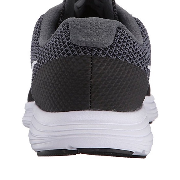 Mens Nike running shoes - Picture 2 of 5